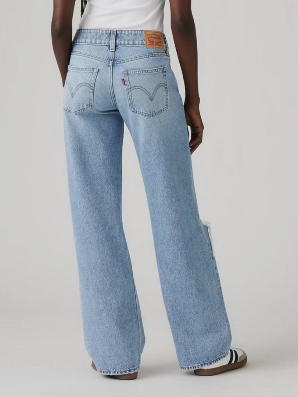 Levi'sÂ® Women's Low-Rise Superlow Loose Jeans - Table Talk 24 - Picture 2 of 3